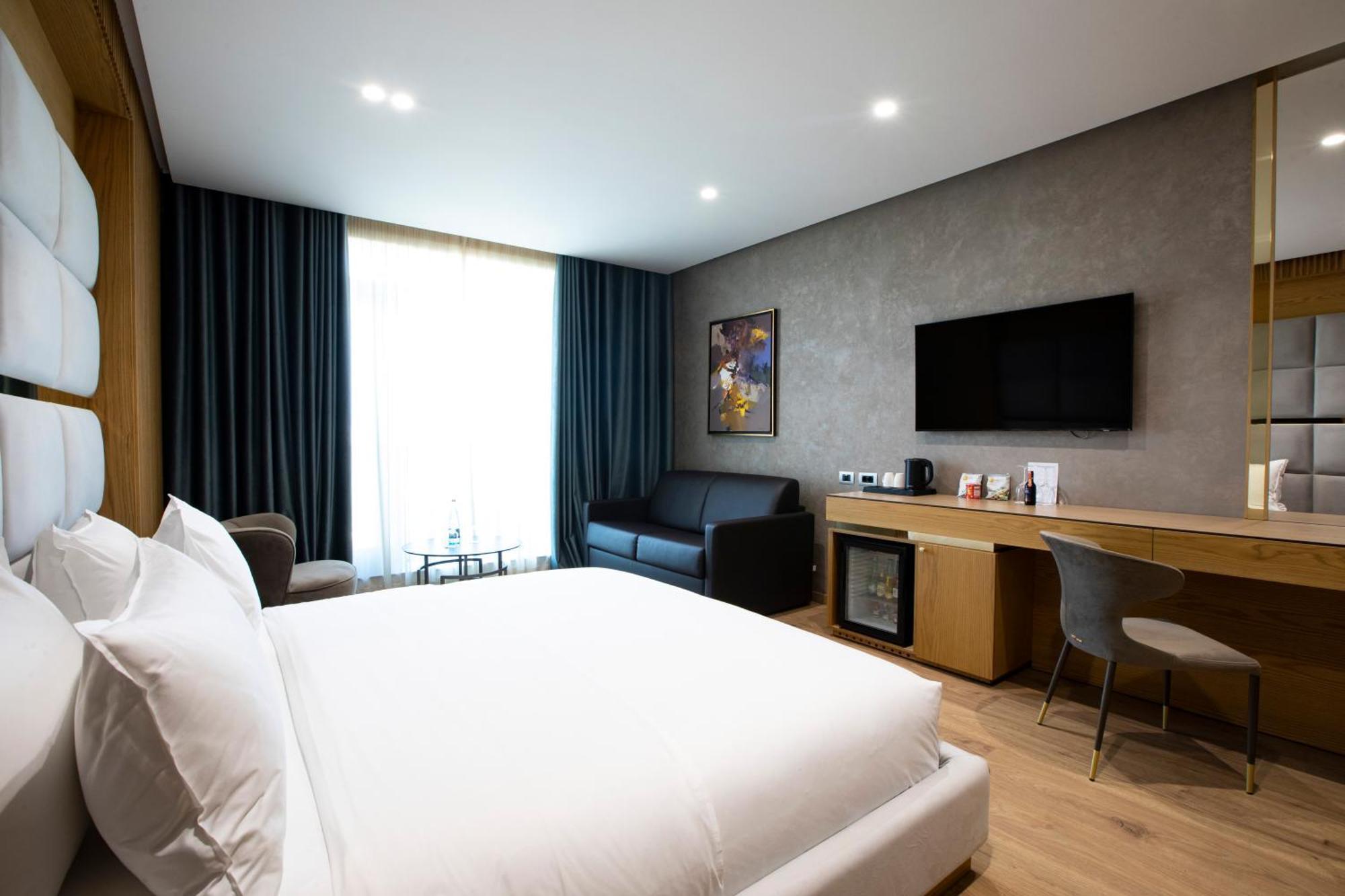 Marinaj Hotel & Spa 地拉那 外观 照片