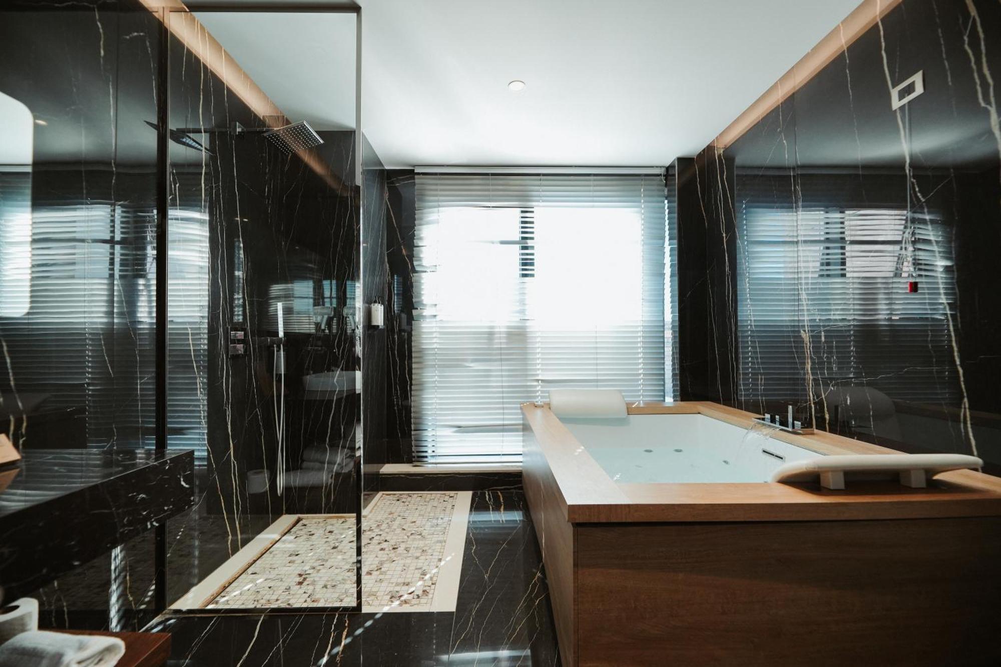 Marinaj Hotel & Spa 地拉那 外观 照片