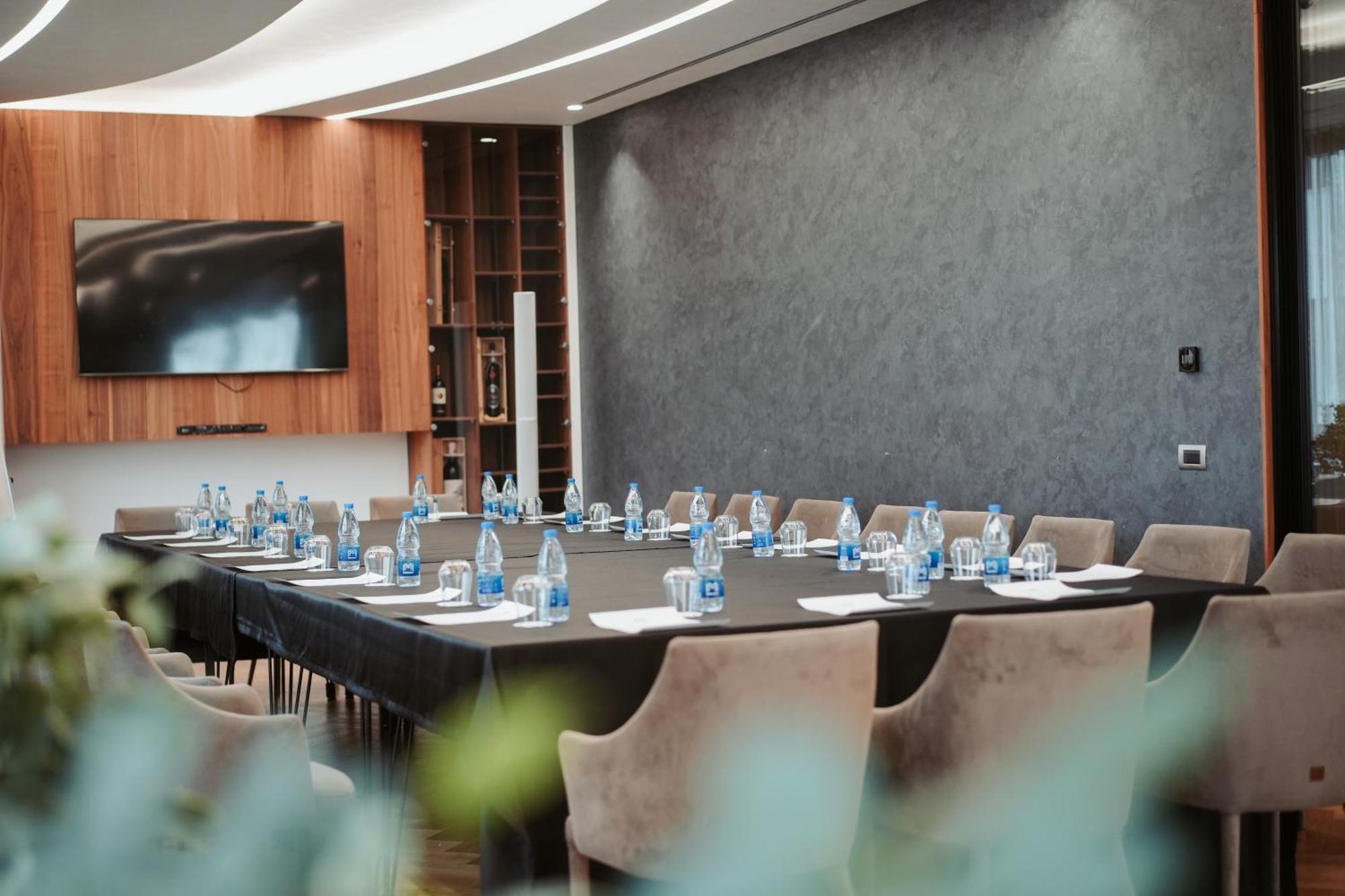 Marinaj Hotel & Spa 地拉那 外观 照片